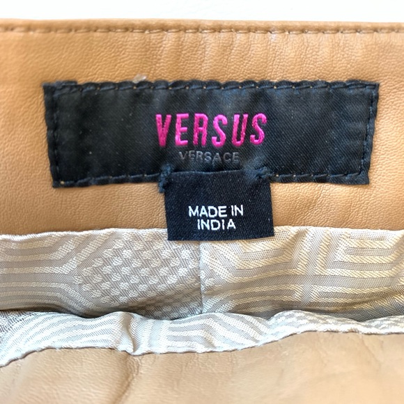 VERSACE VERSUS Leather Mini Skirt Sz 44 - Picture 2 of 5